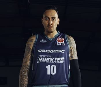 https://img.meihuawuyu.com/img/basketball/player/2d74ed60d9cdb1b20081b2397561f299.png