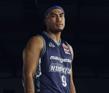 https://img.meihuawuyu.com/img/basketball/player/c9453f455a8a39d532cf35497a70683f.png